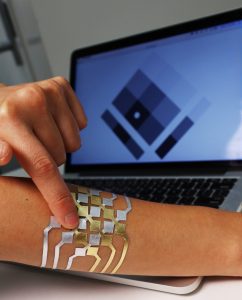 duoskin-high-tech-tattoos-steuern-elektronische-geraete-healthexperts-net-trackpad