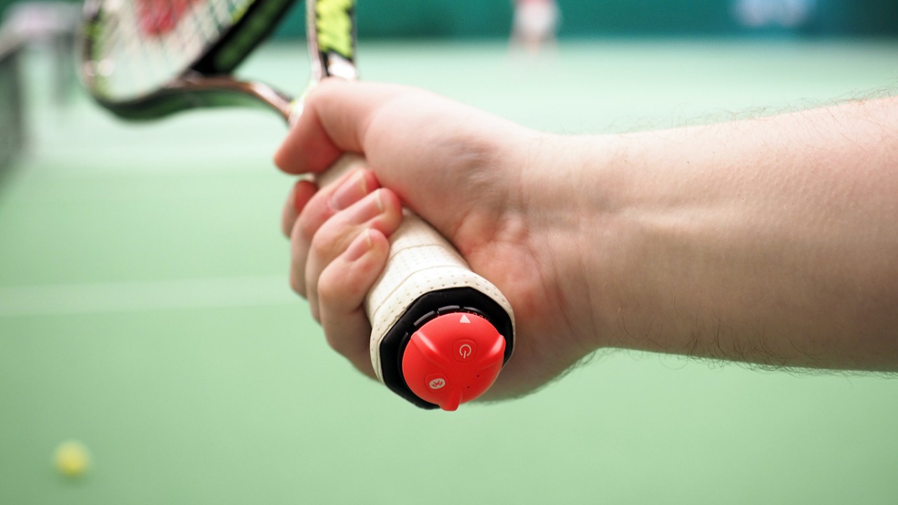 smart-tennis-sensor-fuer-tennisschlaeger-healthexperts-net